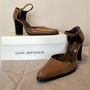 Via Spiga Erik Size 8M, Camel, New and Never Worn